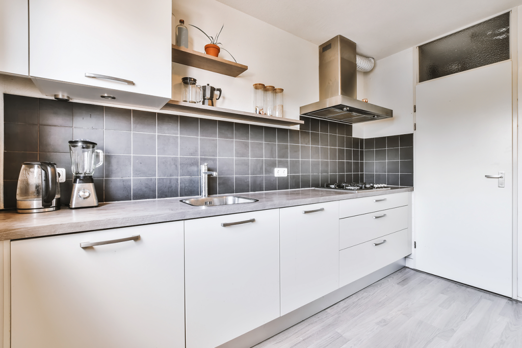 Cómo renovar tu cocina con pintura para azulejos