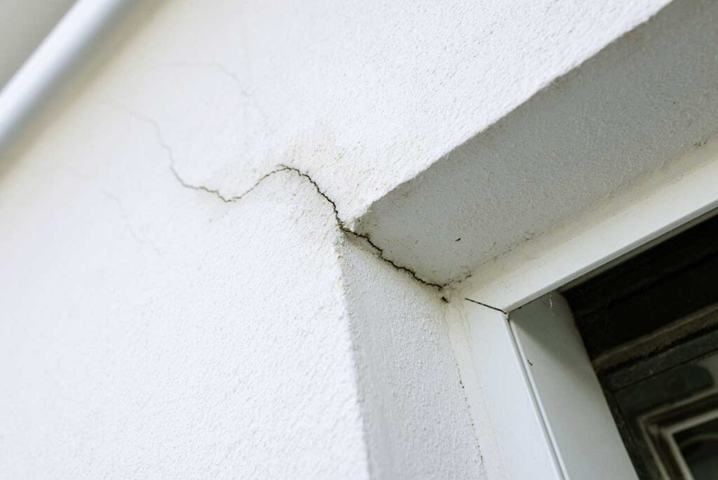 reparar y pintar superficies dañadas